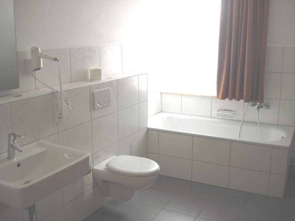 Hotel Zur Sonne Kirchhain Habitación foto